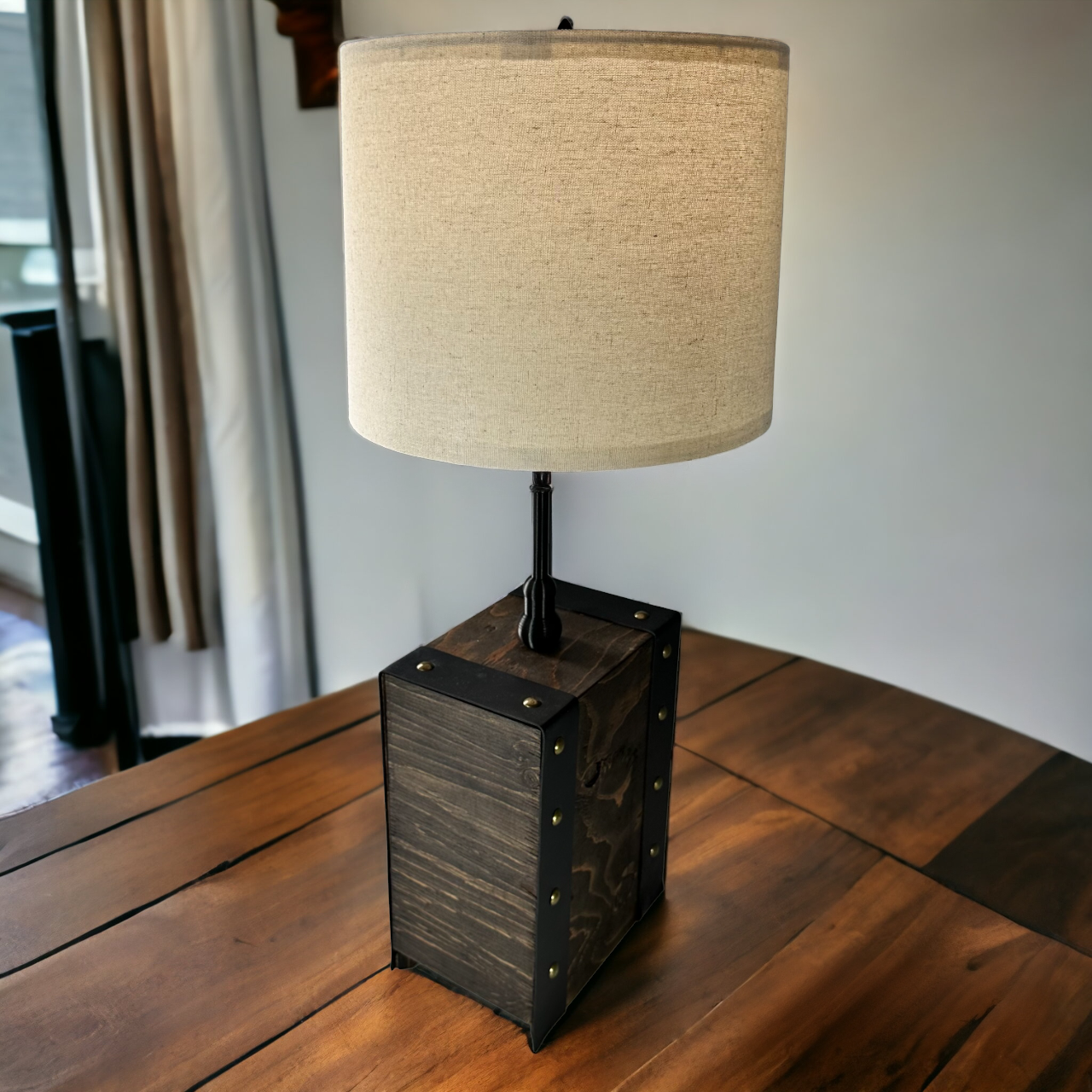 **NEW** ReadyLamp - Oaklander (Non-USB)